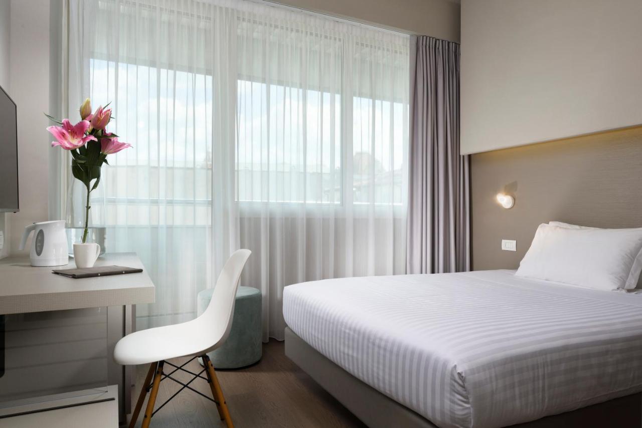 Glance In Hotel Florencia
