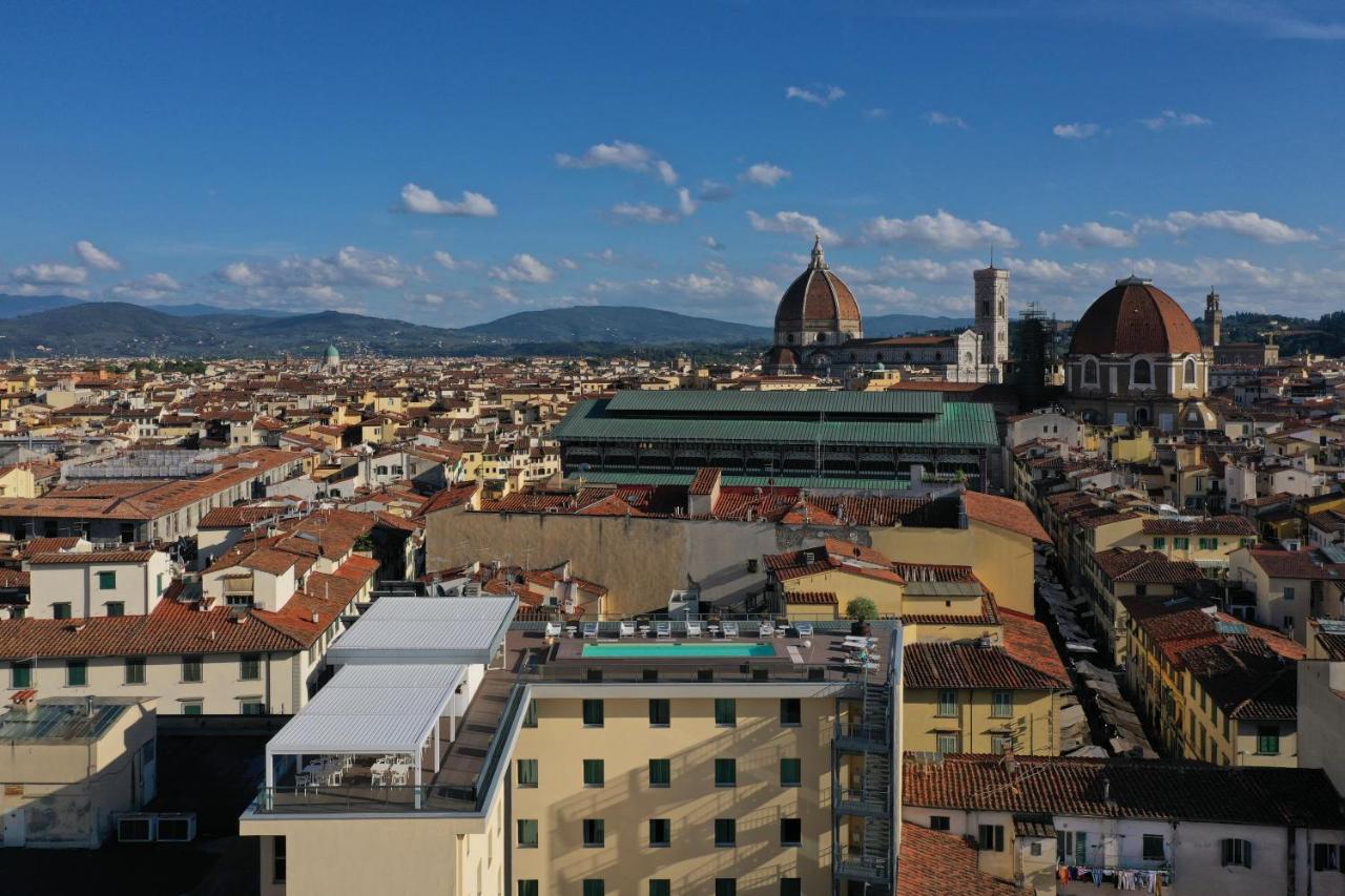 Glance In Florencia